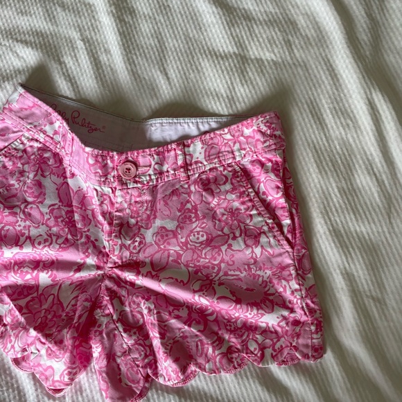 Lilly Pulitzer Pink Floral The Buttercup shorts - Picture 2 of 12